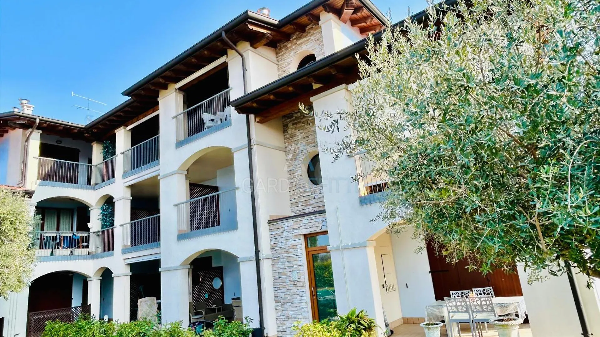Appartement Nido Di Rondine Apt - Bilocale Moderno Con Piscina à Sirmione 0*,  Italie