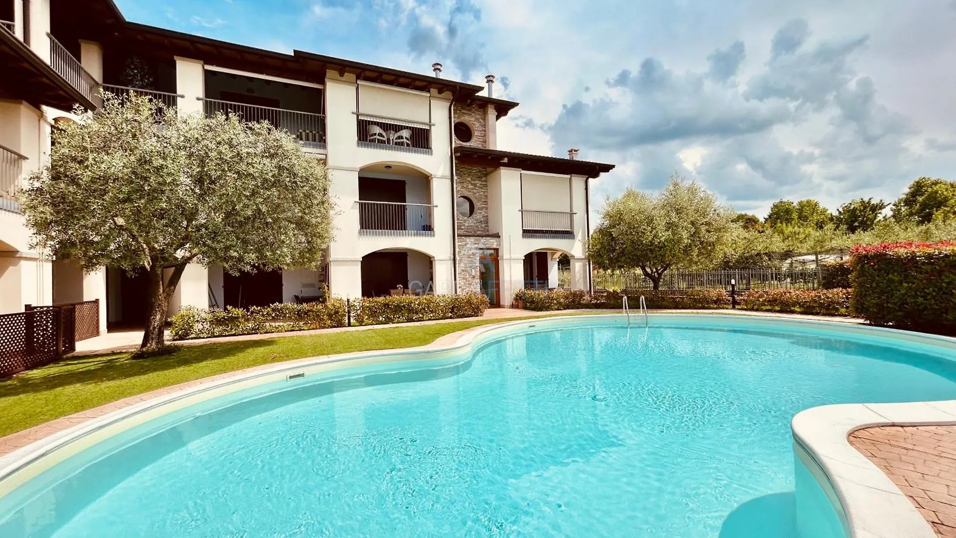 דירות סירמיונה Nido Di Rondine Apt - Bilocale Moderno Con Piscina